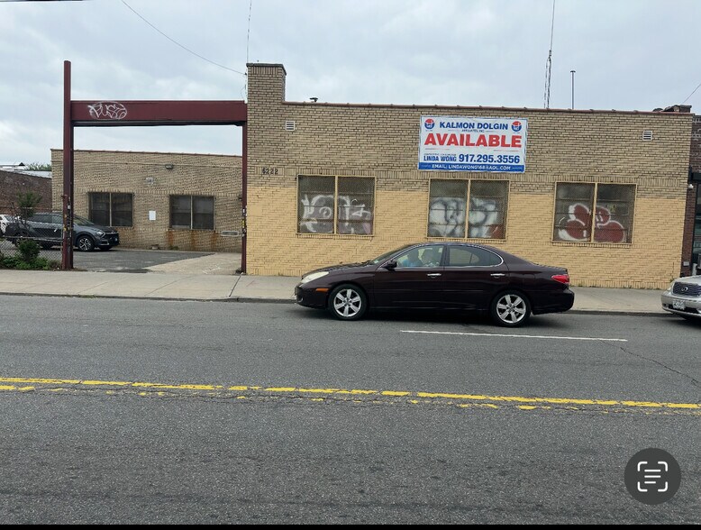 62-22 Metropolitan Ave, Flushing, NY à louer - Photo de l’immeuble – Image 2 sur 7