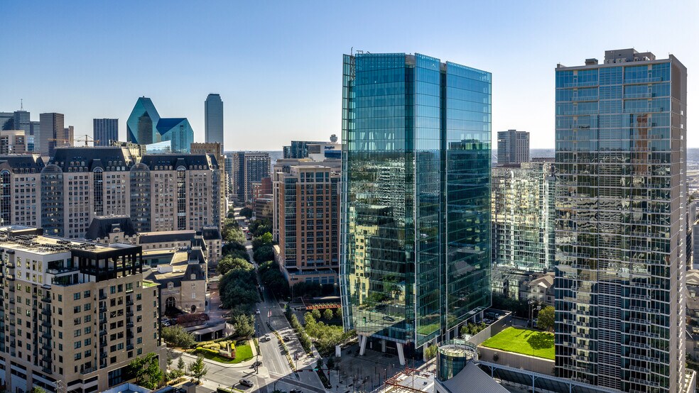 2323 Cedar Springs Rd, Dallas, TX à louer - Photo de l’immeuble – Image 2 sur 11