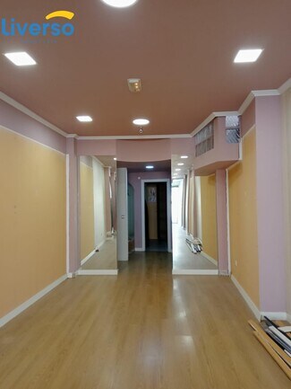 Plus de détails pour Local commercial à louer