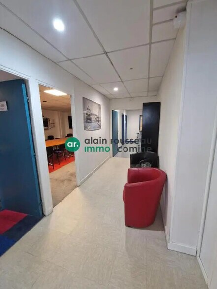 Bureau dans Beaucouzé à louer - Hall d’entrée – Image 2 sur 8