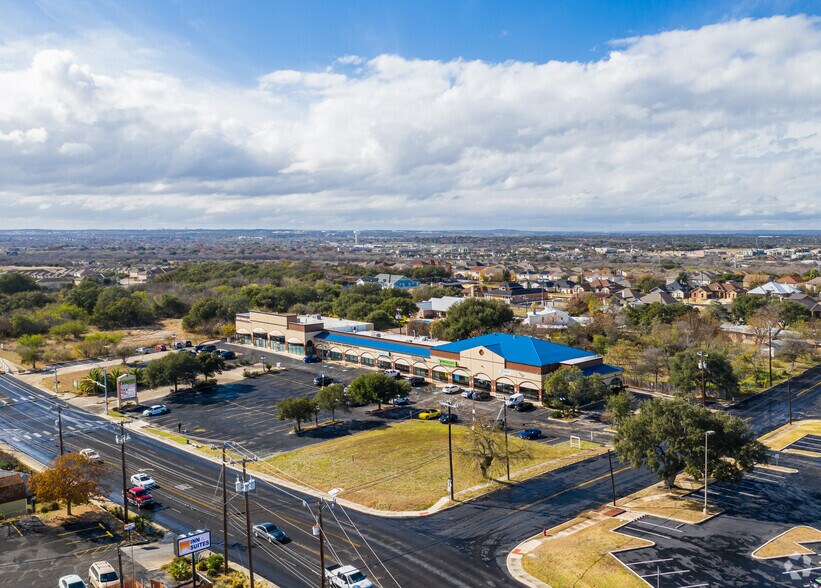 5309 Wurzbach Rd, San Antonio, TX à louer - Photo principale – Image 1 sur 14