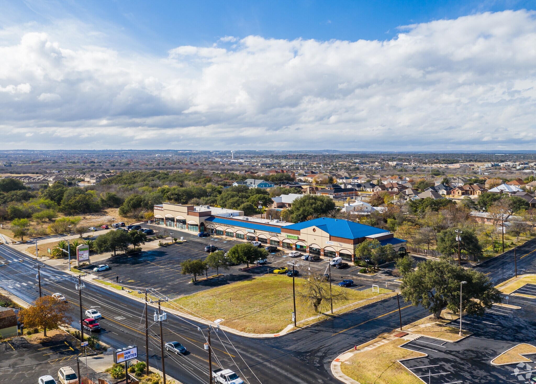 5309 Wurzbach Rd, San Antonio, TX à louer Photo principale– Image 1 sur 15