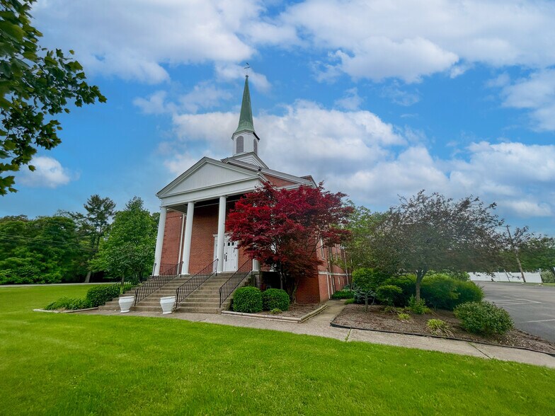 11565 Pippin Rd, Cincinnati, OH à vendre - Photo principale – Image 1 sur 51