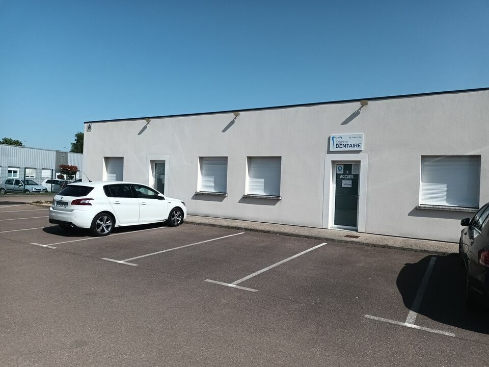Bureaux/Médical dans Le Vieil-Évreux à louer Photo de l’immeuble– Image 1 sur 16