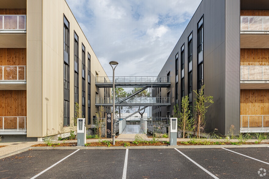 5 Rue Amy Johnson, Mérignac à louer - Photo de l’immeuble – Image 2 sur 4