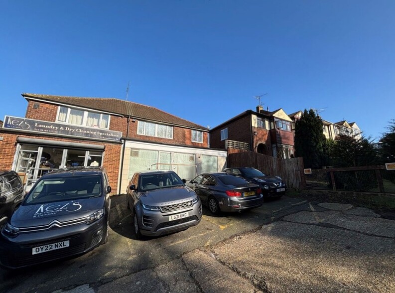 14-14A Eaton Green Rd, Luton à louer - Photo de l’immeuble – Image 2 sur 2