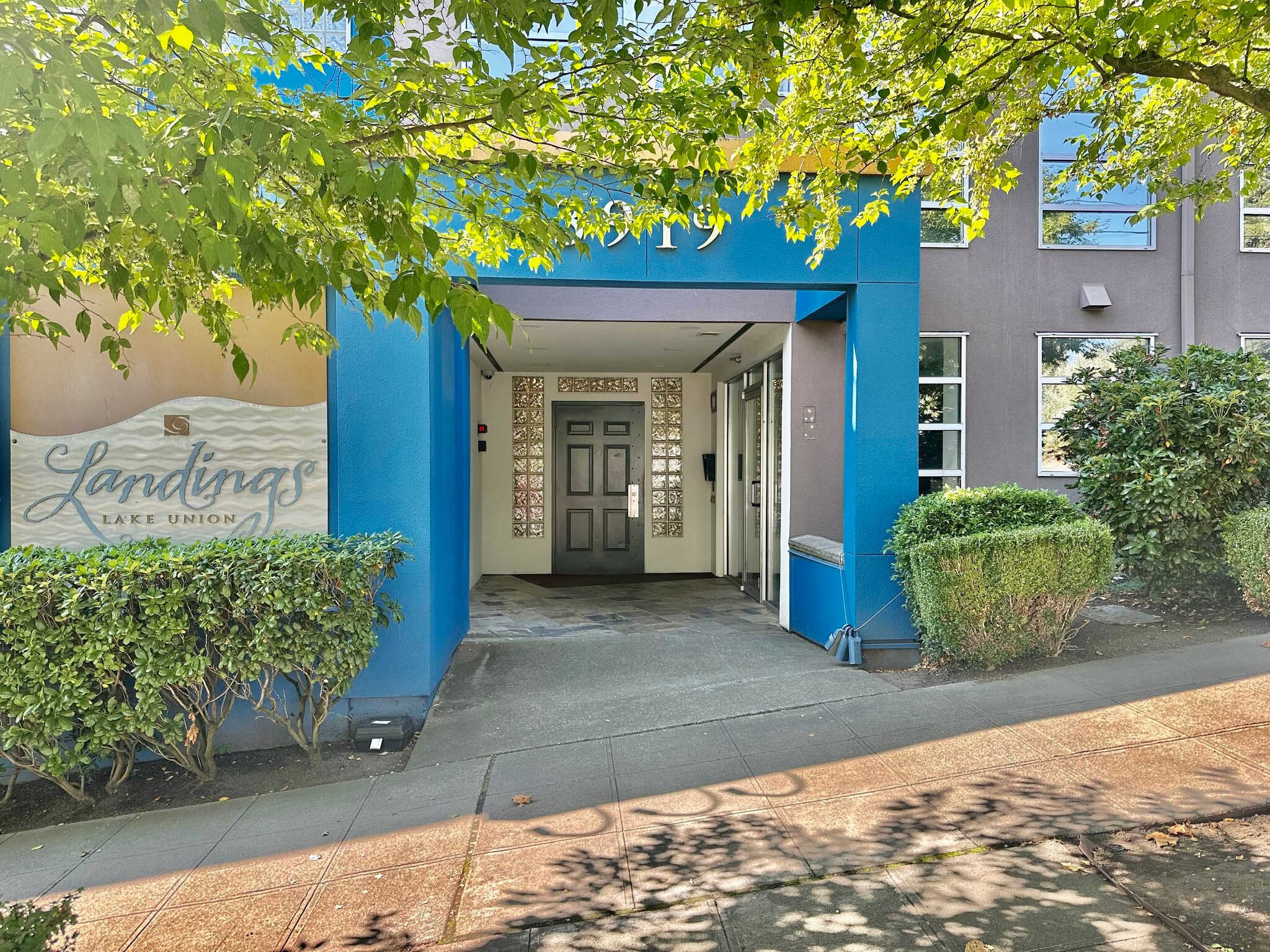 215 NE 40th St, Seattle, WA à vendre Photo intérieure– Image 1 sur 9
