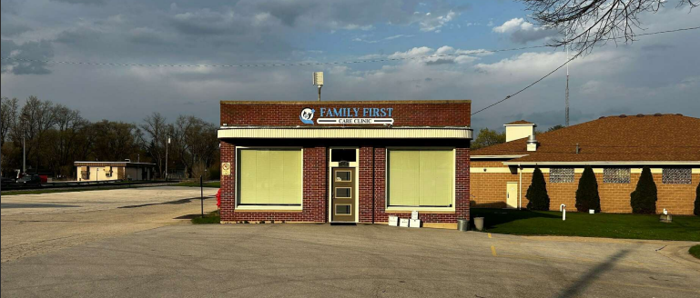 108 Grove St, Eagle, WI à vendre - Photo de l’immeuble – Image 2 sur 8