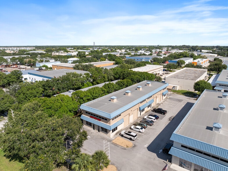 3483-3497 SE Lionel Ter, Stuart, FL à vendre - Photo de l’immeuble – Image 2 sur 17