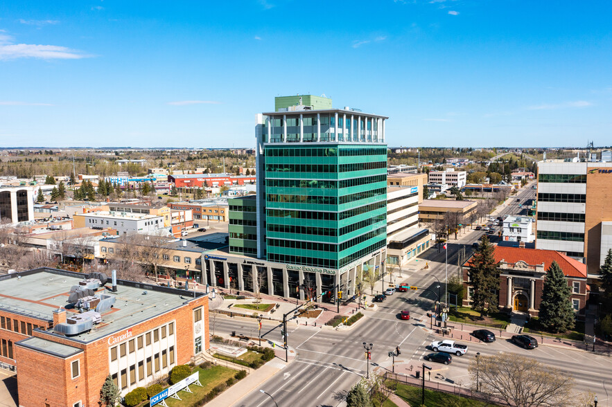 4900 50 St, Red Deer, AB à louer - Photo de l’immeuble – Image 1 sur 10