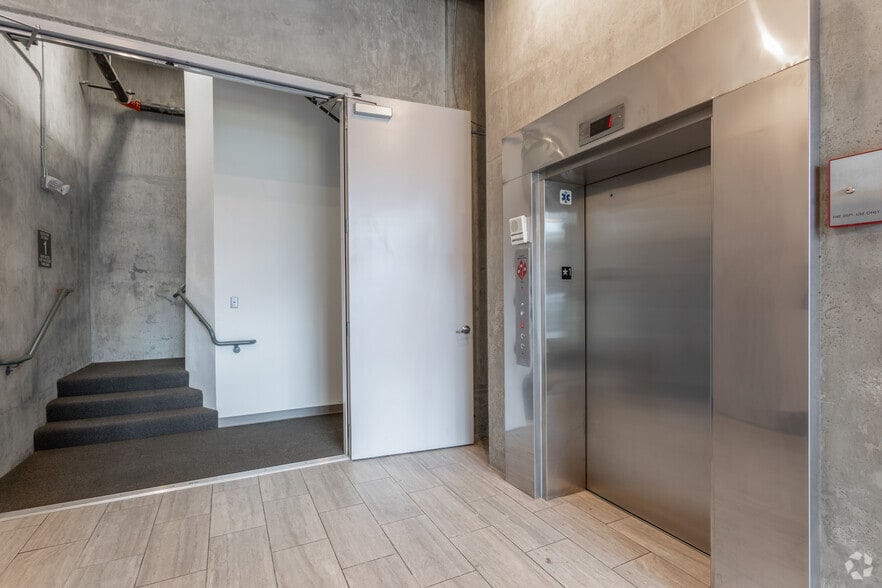 4750 Roosevelt Way NE, Seattle, WA à louer - Photo intérieure – Image 2 sur 5