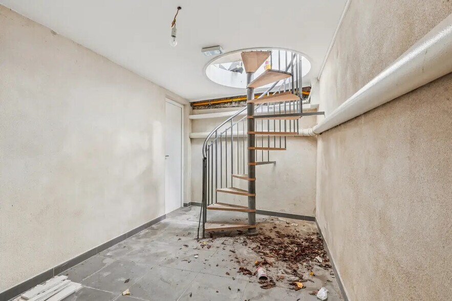 Local commercial dans Paris à louer - Photo intérieure – Image 3 sur 7