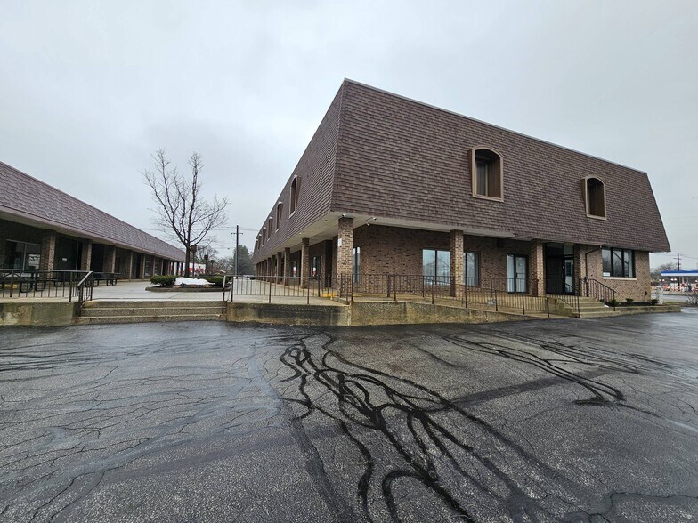 417-435 Ridge Rd, Munster, IN à louer - Photo de l’immeuble – Image 2 sur 8
