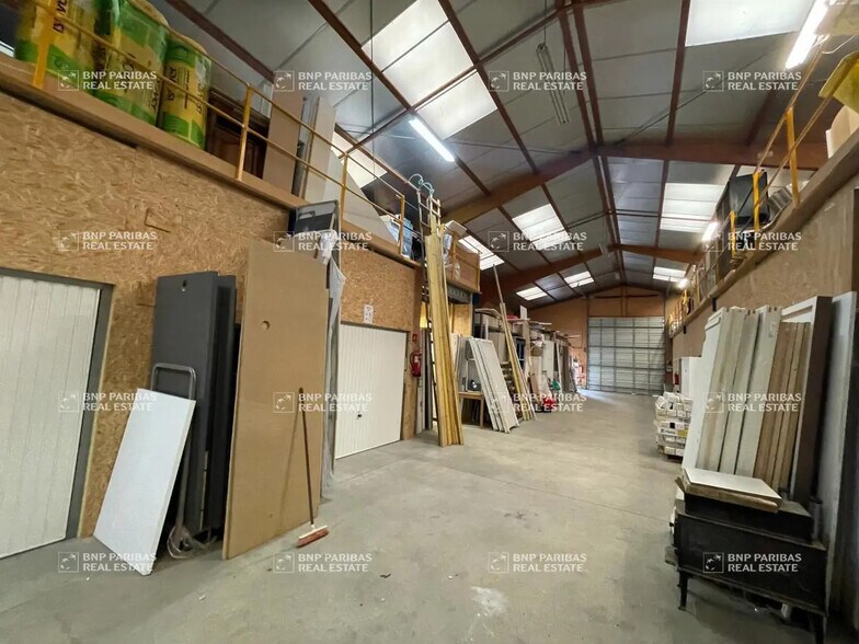 Local d'activités dans Betton à vendre - Photo de l’immeuble – Image 2 sur 6