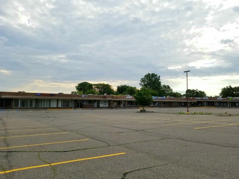 8751-8789 Monroe Rd, Durand, MI à louer - Photo de l’immeuble – Image 3 sur 15
