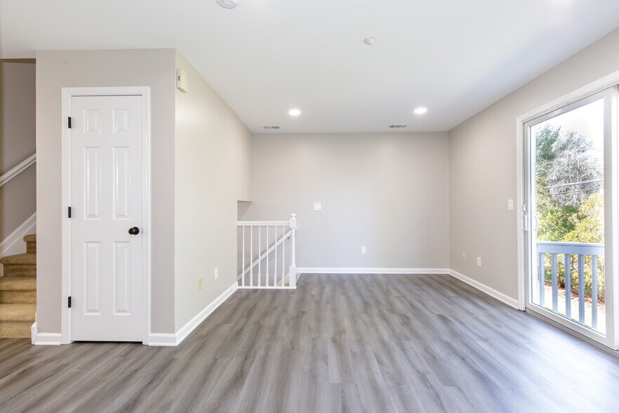 133 Aberdeen Rd, Matawan, NJ à vendre - Photo de l’immeuble – Image 3 sur 19
