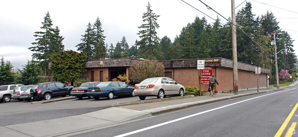 207 SW 156th St, Burien, WA à louer - Photo de l’immeuble – Image 2 sur 10