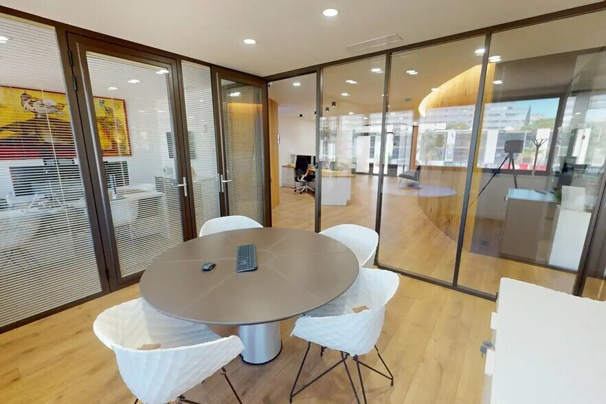 Bureau dans Villeneuve-Loubet à vendre - Photo de l’immeuble – Image 2 sur 8