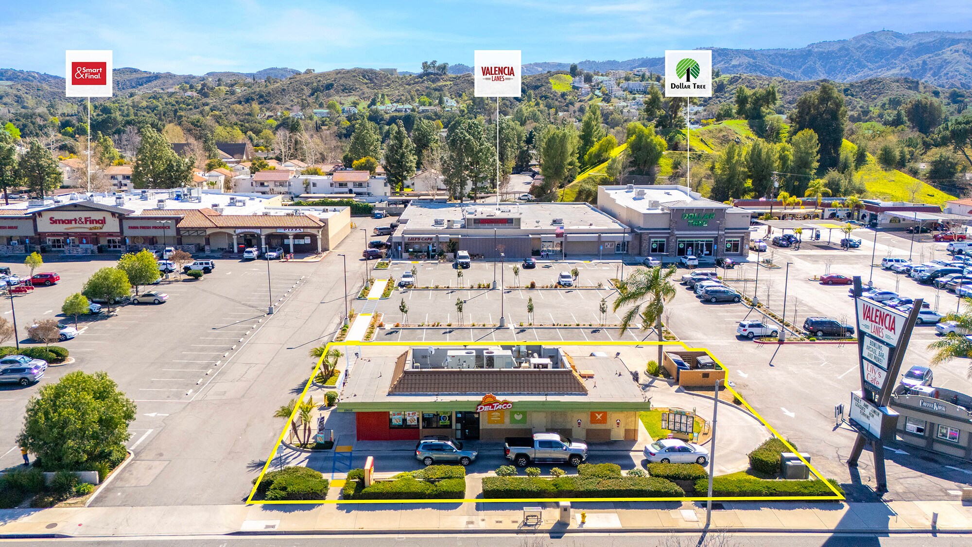 23650 Lyons Ave, Santa Clarita, CA à vendre Photo de l’immeuble– Image 1 sur 9