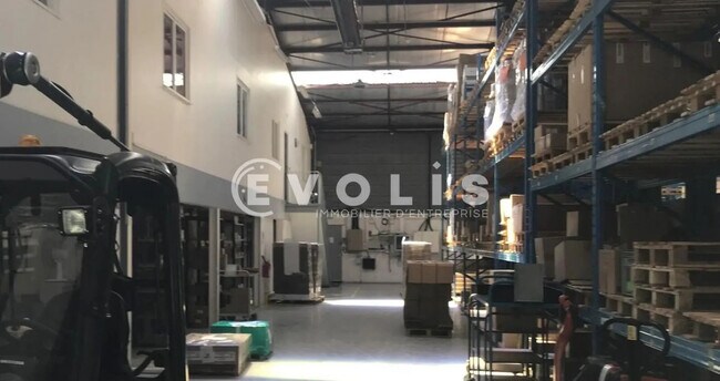 Plus de détails pour Bureau, Local d'activités à louer