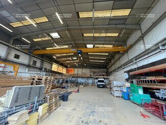 Plus de détails pour Local d'activités à louer