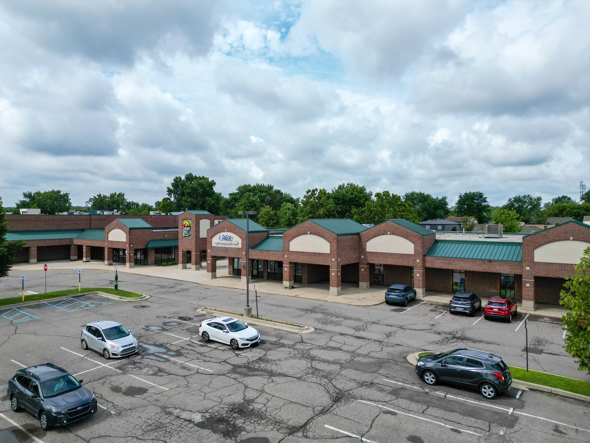 180-680 S Lilley Rd, Canton Township, MI à louer Photo principale– Image 1 sur 7