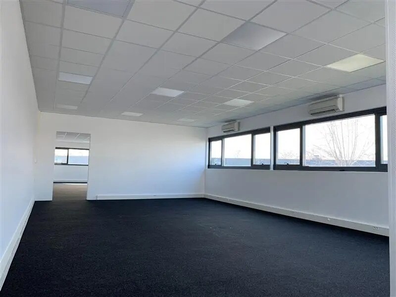 Bureau dans Bonneuil-sur-Marne à louer Photo de l’immeuble– Image 1 sur 6