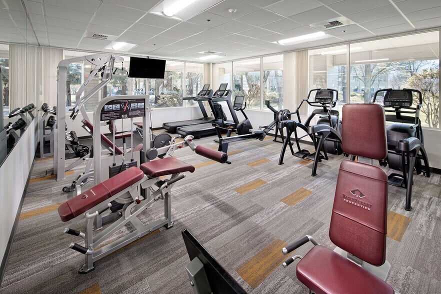 10860 Gold Center Dr, Rancho Cordova, CA à louer - Photo intérieure – Image 2 sur 31