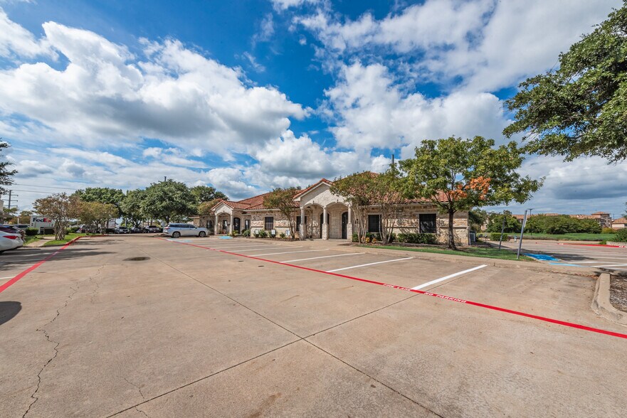 9500 Lakeview Pky, Rowlett, TX à vendre - Photo de l’immeuble – Image 2 sur 18