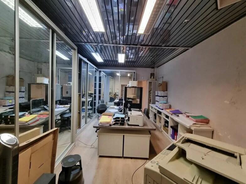 Local commercial dans Paris à louer - Photo de l’immeuble – Image 3 sur 11