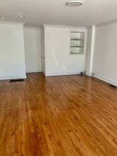 975 Northern Blvd, Manhasset, NY à louer Photo intérieure– Image 2 sur 6