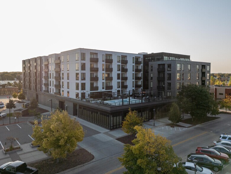 425 S Broadway, Rochester, MN à louer - Photo principale – Image 3 sur 18