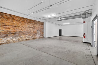 3955 Rue Saint-Jacques, Montréal, QC à louer Photo intérieure– Image 1 sur 12