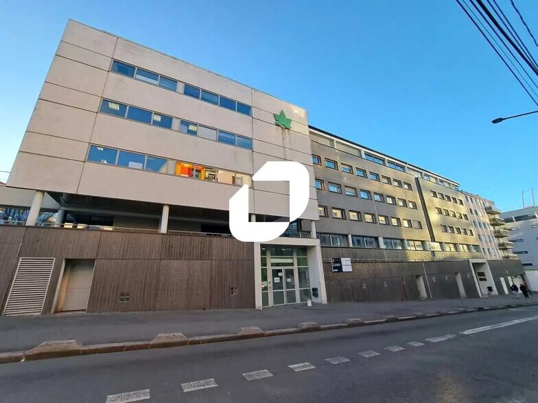 Bureau dans Montreuil à louer - Photo de l’immeuble – Image 2 sur 10