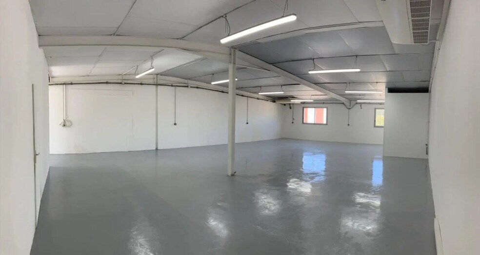 Local d’activités dans Saint-Jean-de-Védas à louer - Photo intérieure – Image 1 sur 6