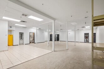 3871 N Fraser Way, Burnaby, BC à louer Photo intérieure– Image 1 sur 10