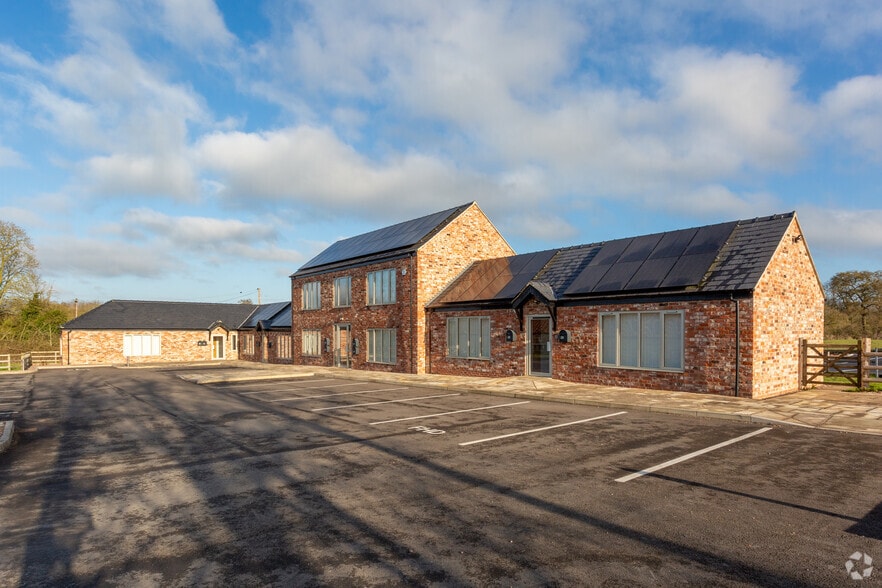 Grove Ln, Stonehouse à louer - Photo principale – Image 1 sur 11