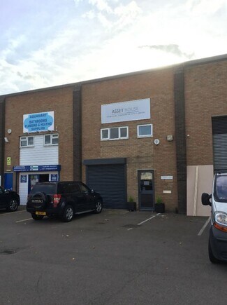 Plus de détails pour Sergeants Way, Bedford - Industriel/Logistique à louer