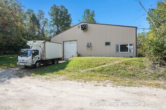 Plus de détails pour 1900 W Main St, Ionia, MI - Industriel/Logistique à vendre