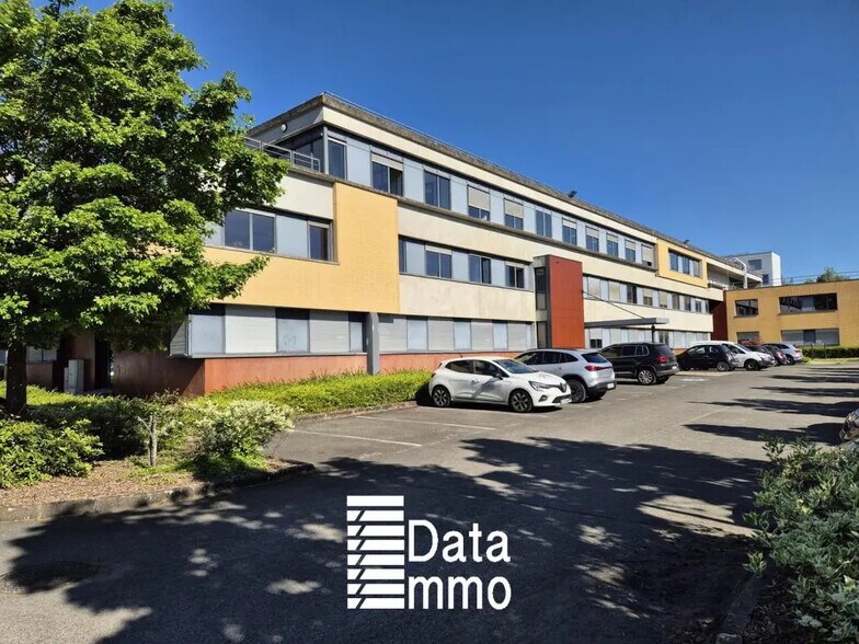 Bureau dans Champs-sur-Marne à vendre - Photo de l’immeuble – Image 1 sur 14