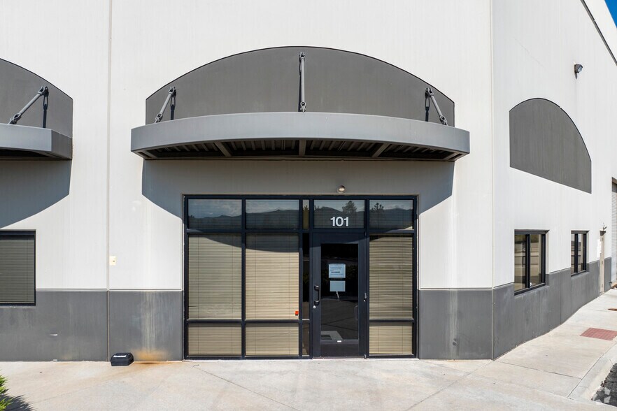 10855 Lear Blvd, Reno, NV à louer - Photo de l’immeuble – Image 3 sur 5