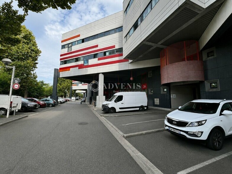 12 Chemin Du Moulin Basset, Saint-Denis à louer - Photo de l’immeuble – Image 1 sur 12