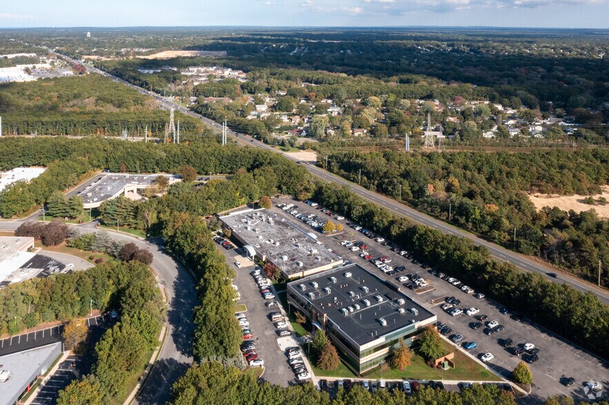 6 Technology Dr, Setauket, NY à louer - Aérien – Image 3 sur 11