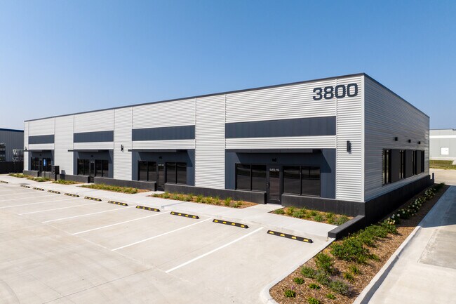 Plus de détails pour 3800 SE Beisser Dr, Grimes, IA - Local d'activités à louer