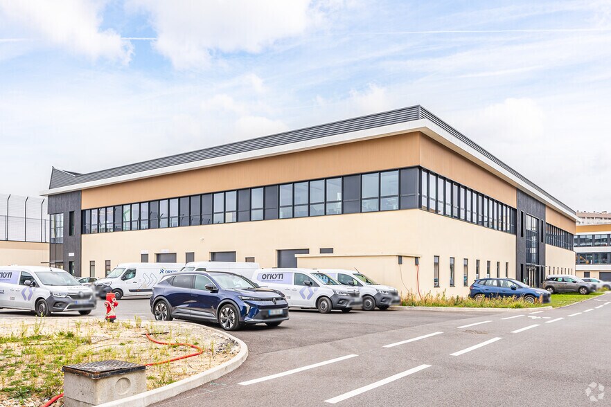 Local d’activités dans Nanterre à louer - Photo de l’immeuble – Image 3 sur 3