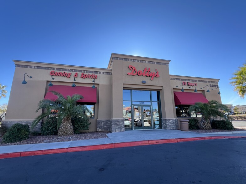 8699 W Charleston Blvd, Las Vegas, NV à vendre - Photo de l’immeuble – Image 3 sur 3