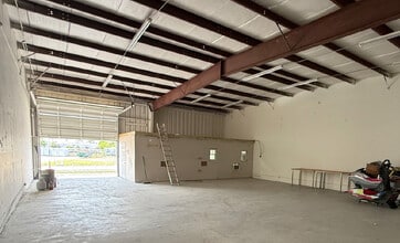 2201 SE Indian St, Stuart, FL à louer Photo intérieure– Image 2 sur 2