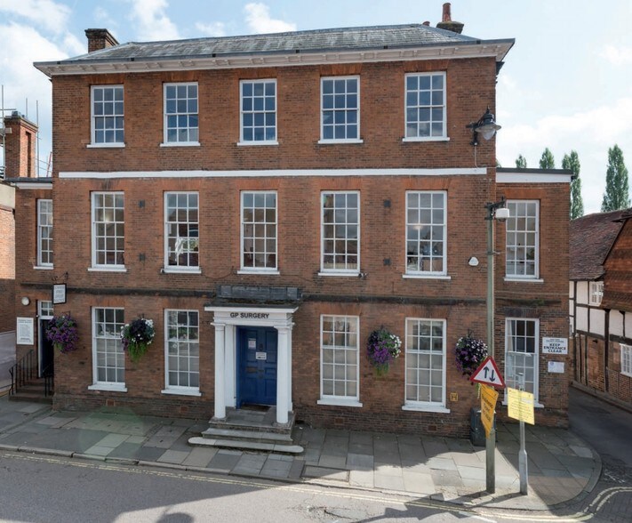 4 Downing St, Farnham à louer - Photo principale – Image 1 sur 5