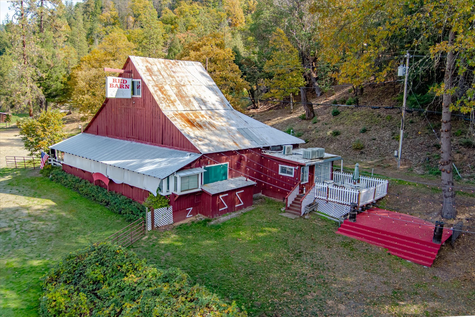58988 State Highway 299, Douglas City, CA à vendre Photo principale– Image 1 sur 55