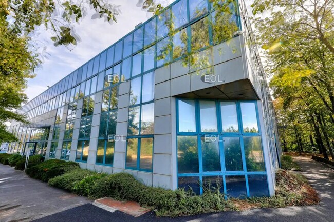 Plus de détails pour Local d'activités à louer